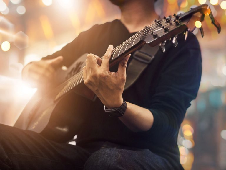Concert guitare à Caurel près de Guerlédan